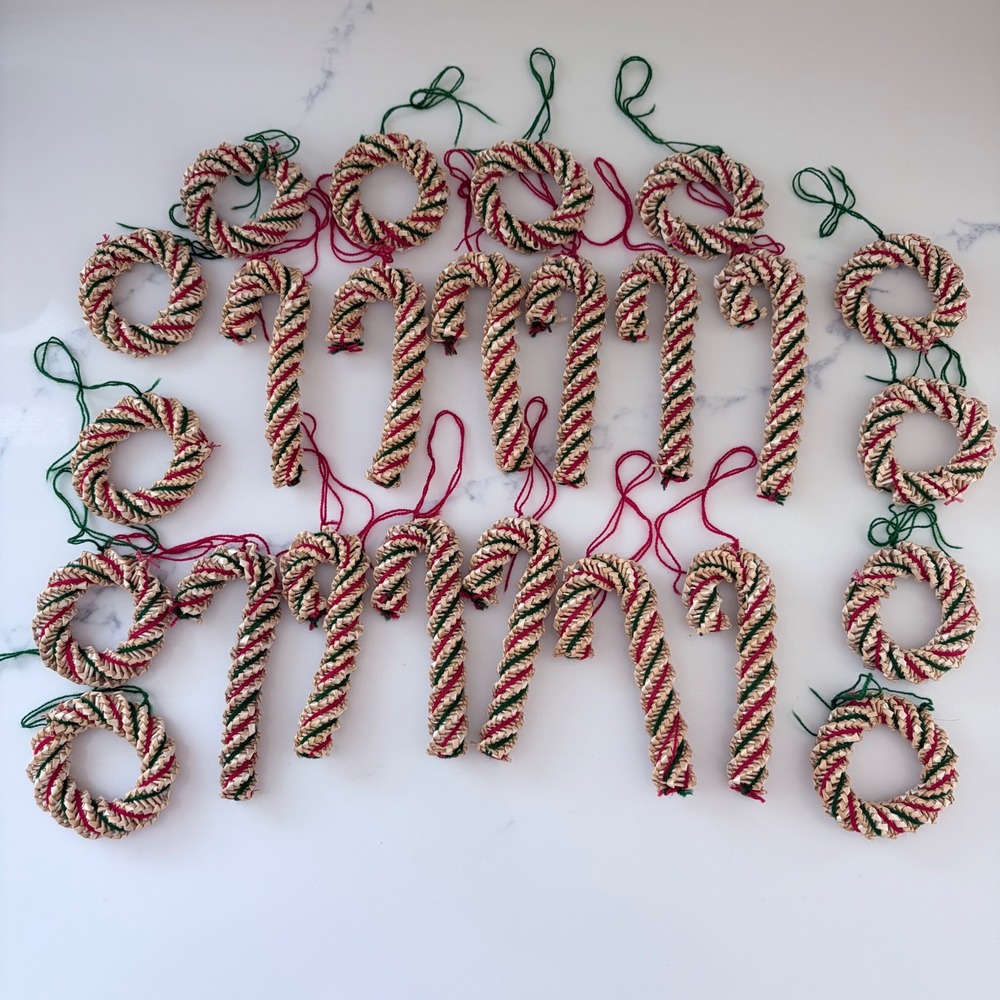 VNTG folk art Woven Straw Christmas Ornaments Set 20 Candy Canes Wreaths